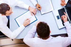 có nên học quản trị kinh doanh từ xa hay không