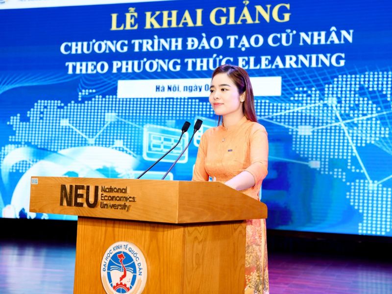 Giao lưu giữa người học và giảng viên với chương trình đào tạo từ xa NEU