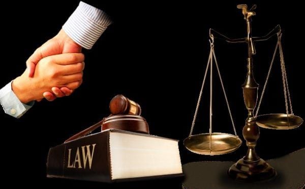 Học luật hệ đào tạo từ xa tại Đại học Kinh tế quốc dân.