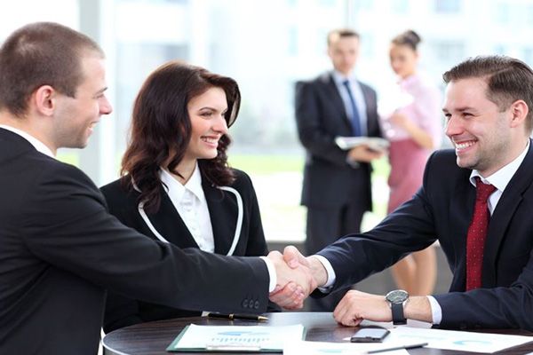 Học Quản trị kinh doanh nên có kỹ năng giao tiếp.