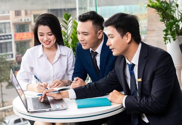 Mức thu nhập của ngành Quản trị kinh doanh hấp dẫn.