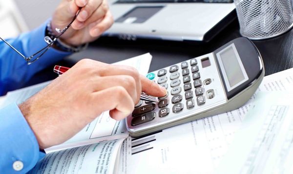 Làm kế toán tổng hợp cần cẩn trọng và tỉ mỉ.