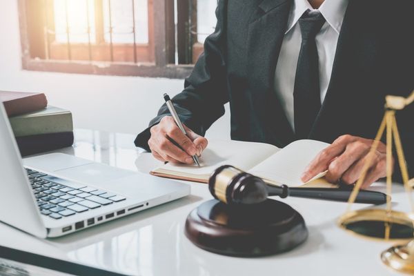 Ngành luật kinh tế thi khối nào?