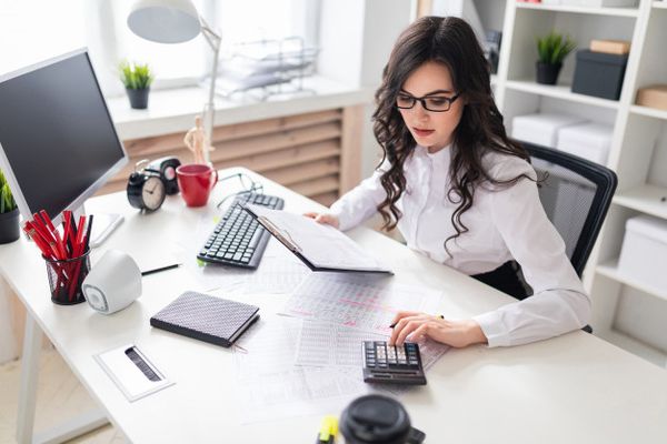 Học kế toán nhiều kiến thức khiến người học bị áp lực.