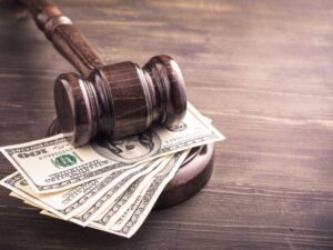 Những tố chất cần rèn luyện trong quá trình theo đuổi ngành Luật Kinh tế