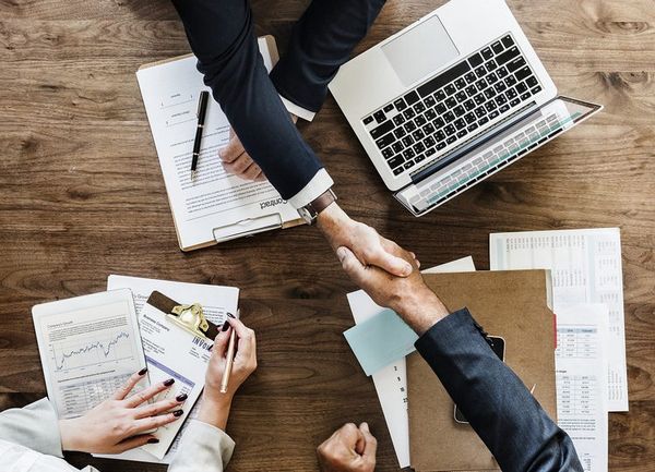Học Quản trị kinh doanh cần có kỹ năng làm việc nhóm.