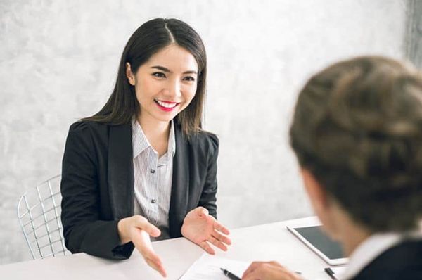 Sở hữu tấm bằng cử nhân có giá trị như bằng đại học chính quy.